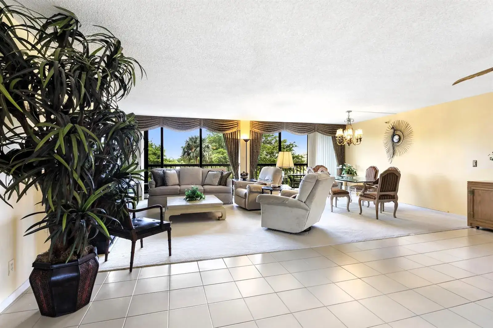 2480 Presidential Way # 403, West Palm Beach FL 33401 photo 4