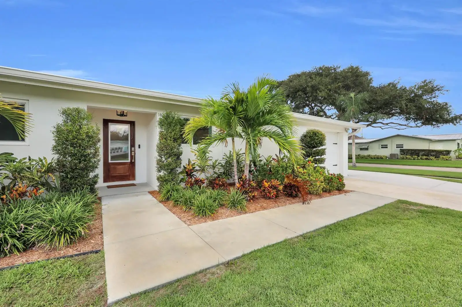 72 WILLOW Road, Tequesta FL 33469 photo 5