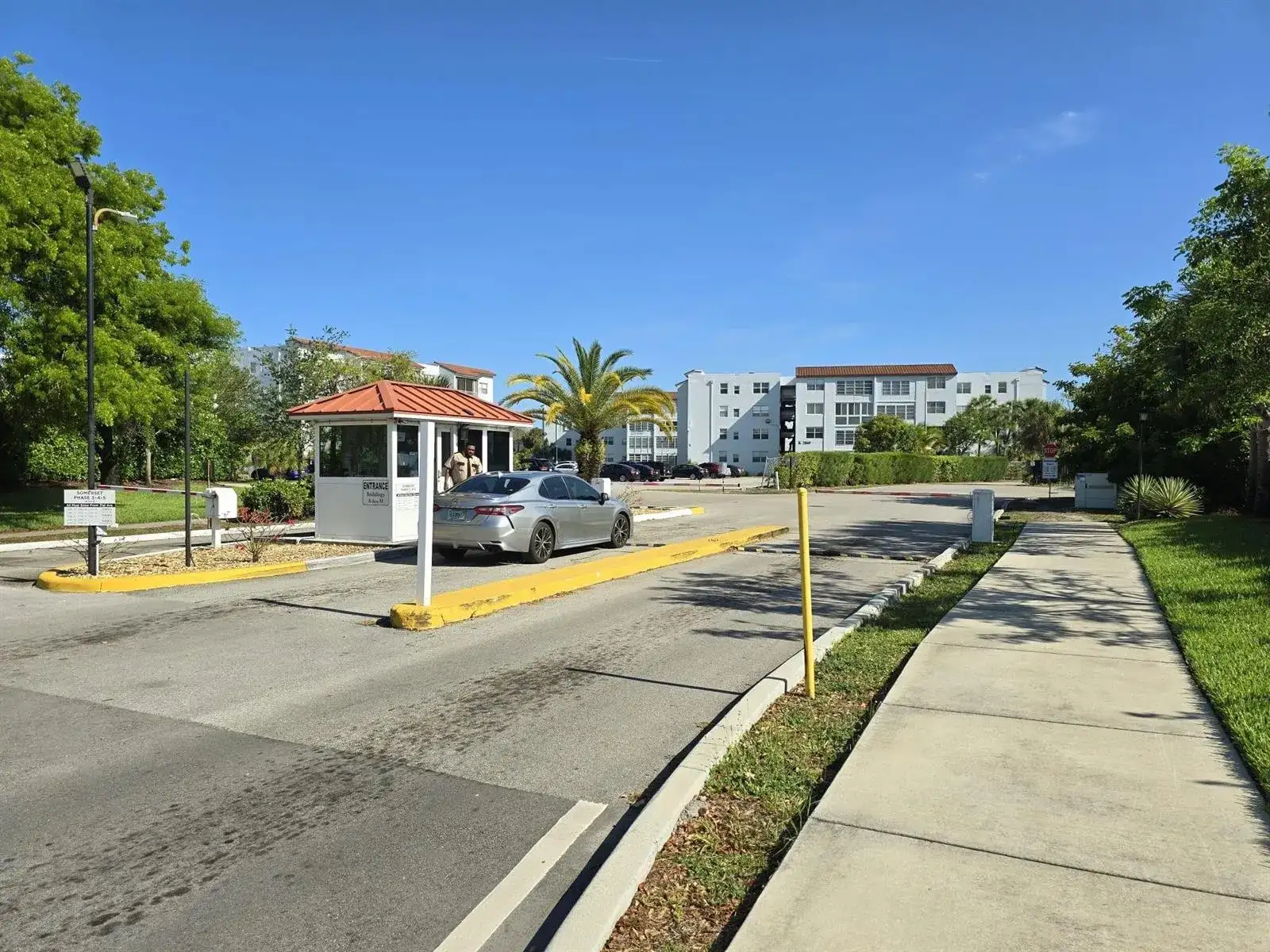 2860 SOMERSET Drive # 317K, Lauderdale Lakes FL 33311 photo 2