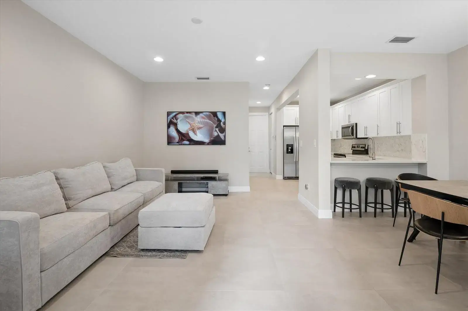 950 Marina Del Ray Lane # 4, West Palm Beach FL 33401