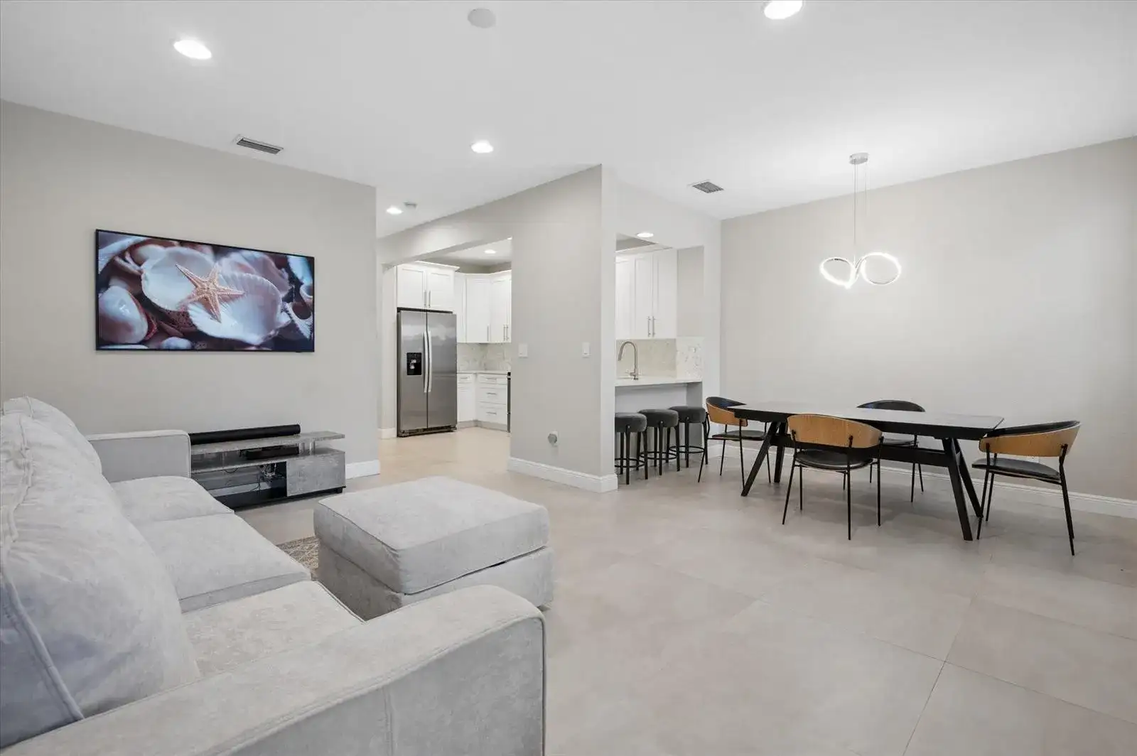 950 Marina Del Ray Lane # 4, West Palm Beach FL 33401 photo 2