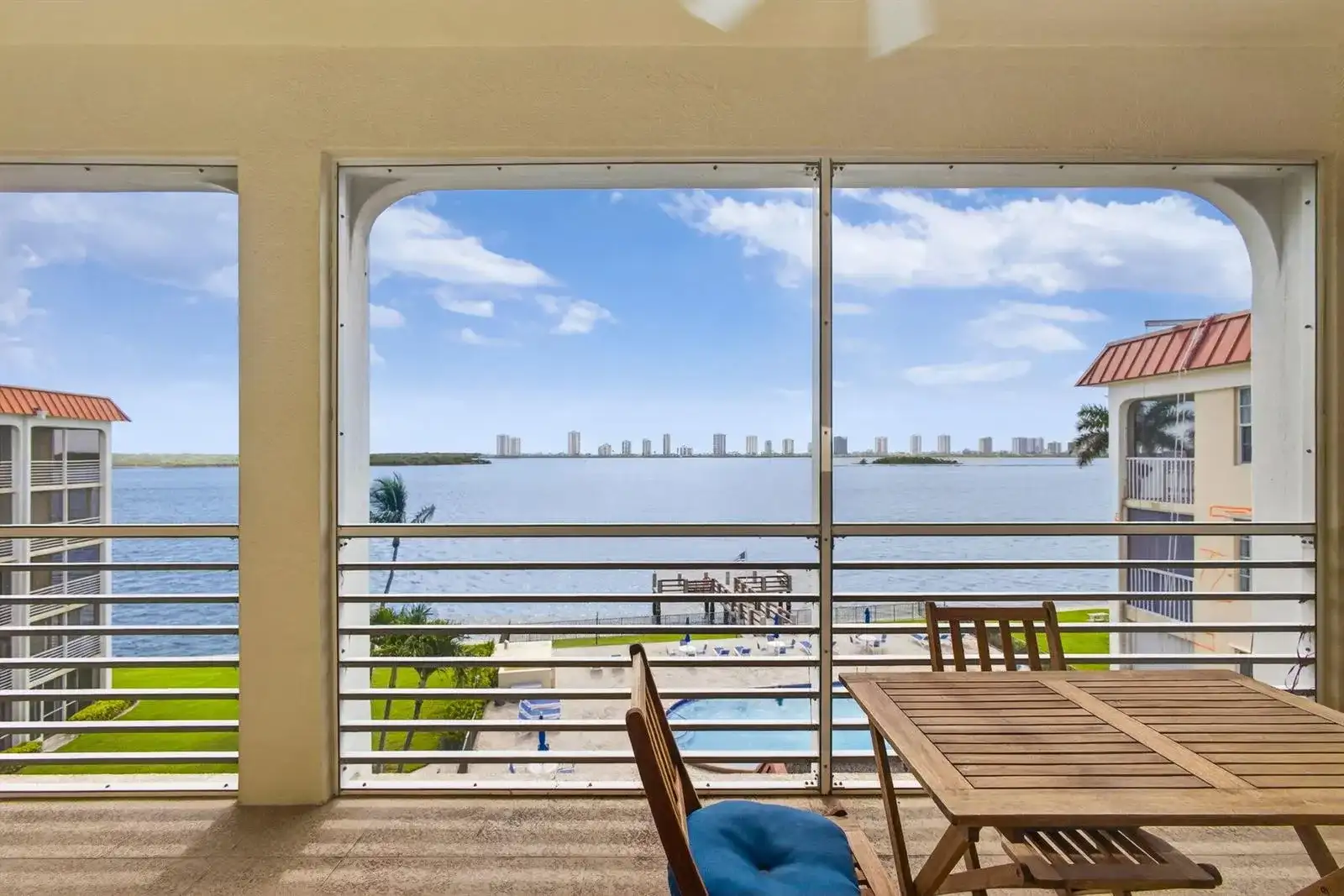 105 Paradise Harbour Boulevard # 501, North Palm Beach FL 33408