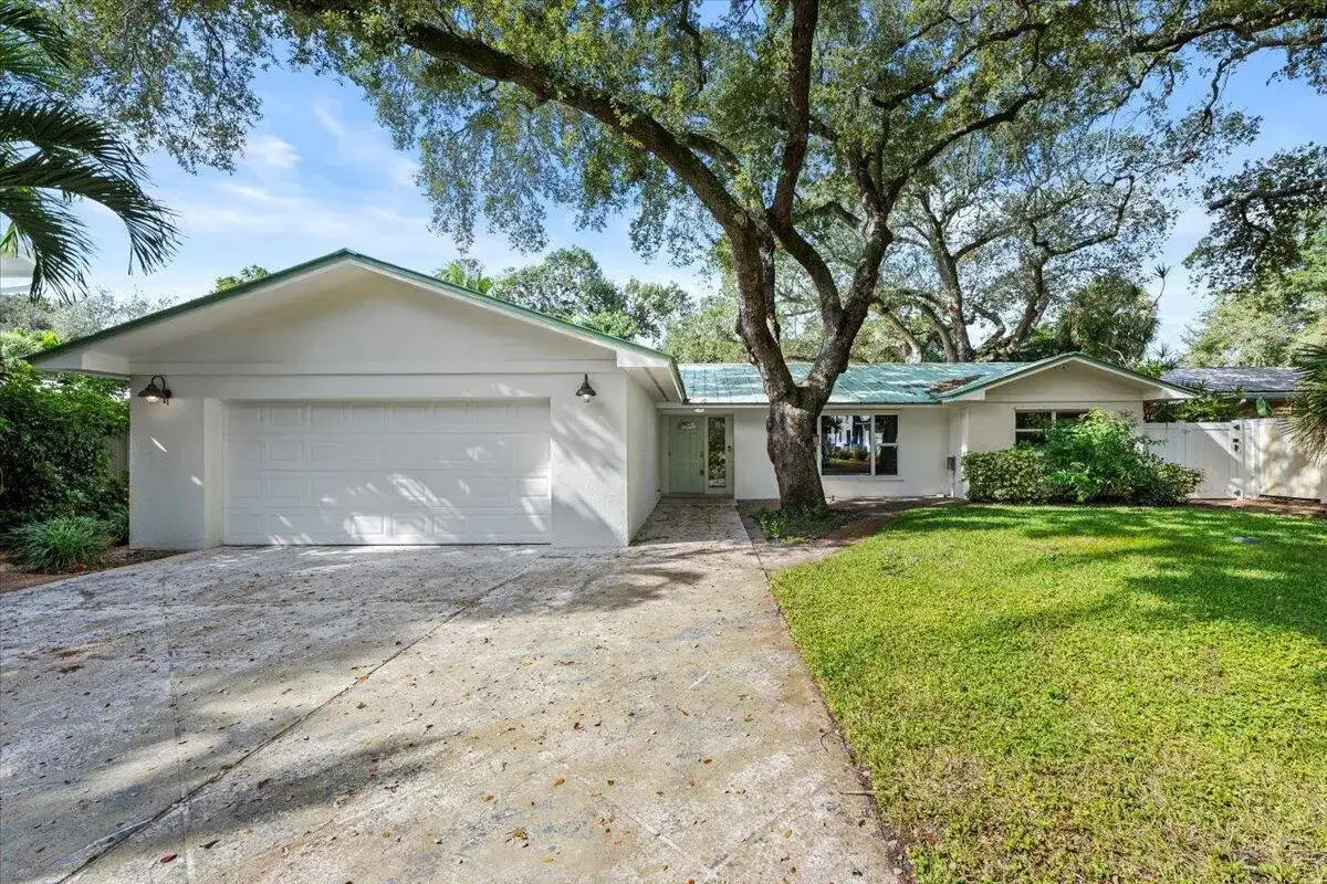 12831 S Shore Drive, Palm Beach Gardens FL 33410 photo 2