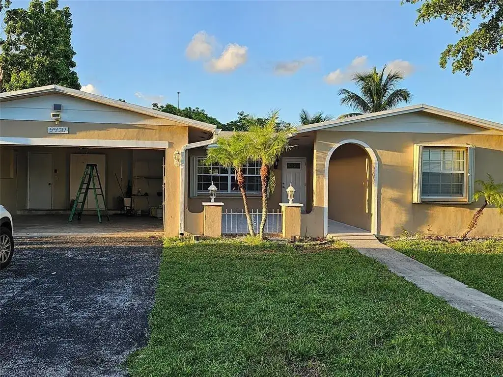 9431 NW 24TH Place, Pembroke Pines FL 33024 photo 2