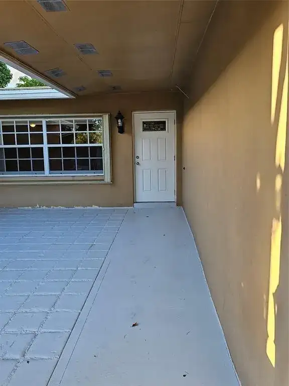 9431 NW 24TH Place, Pembroke Pines FL 33024 photo 4