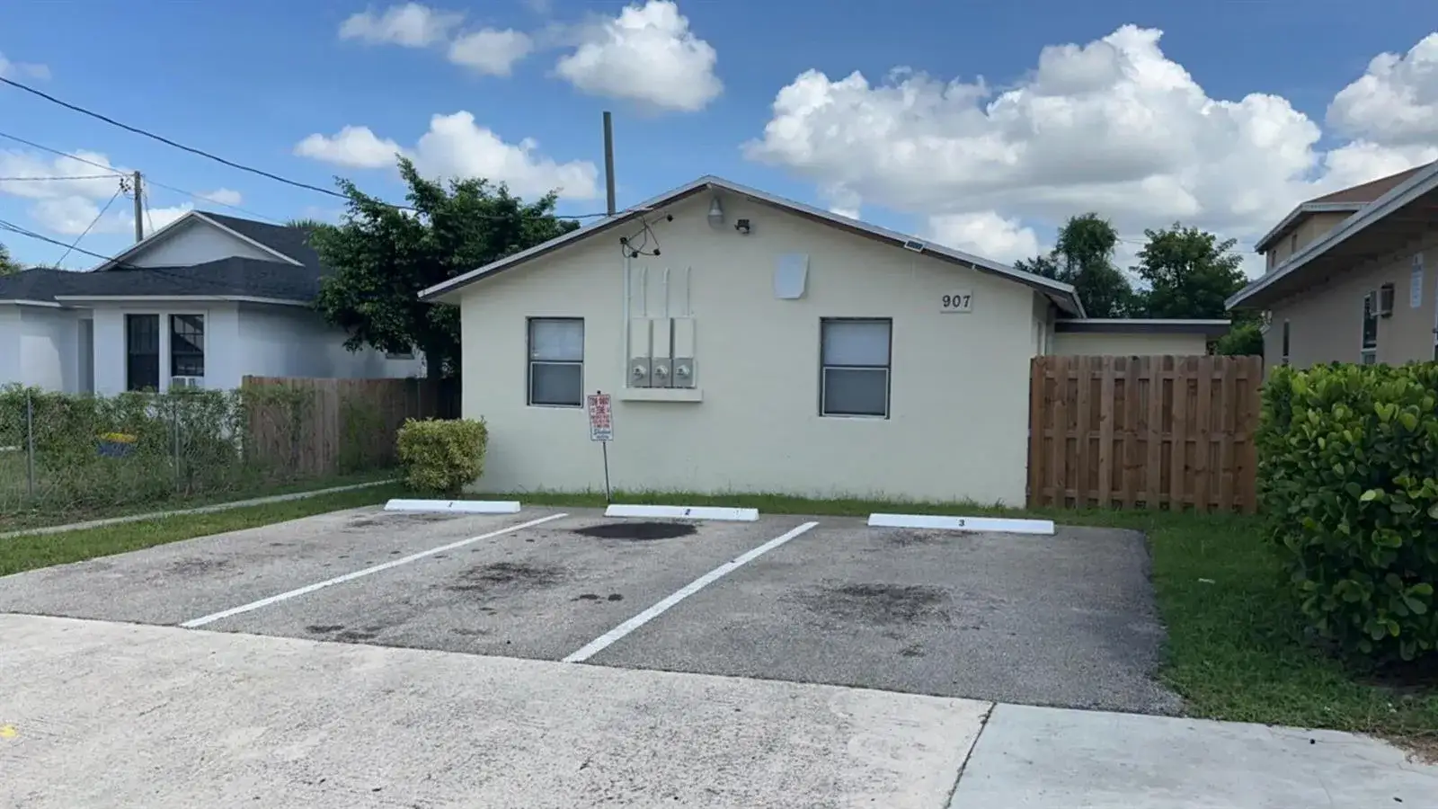 907 8th Street, West Palm Beach FL 33401