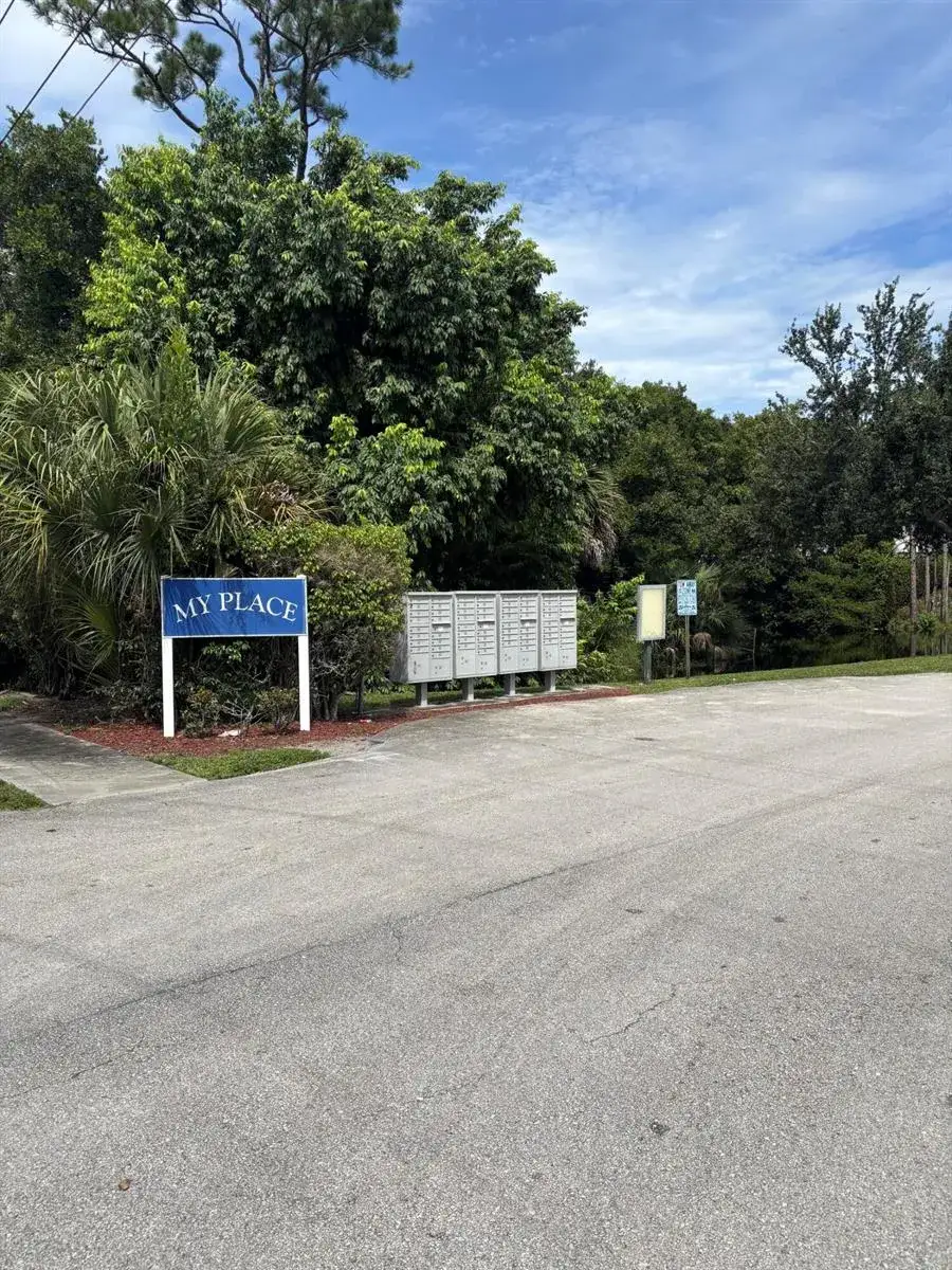 1760 MY Lane # 2, West Palm Beach FL 33417