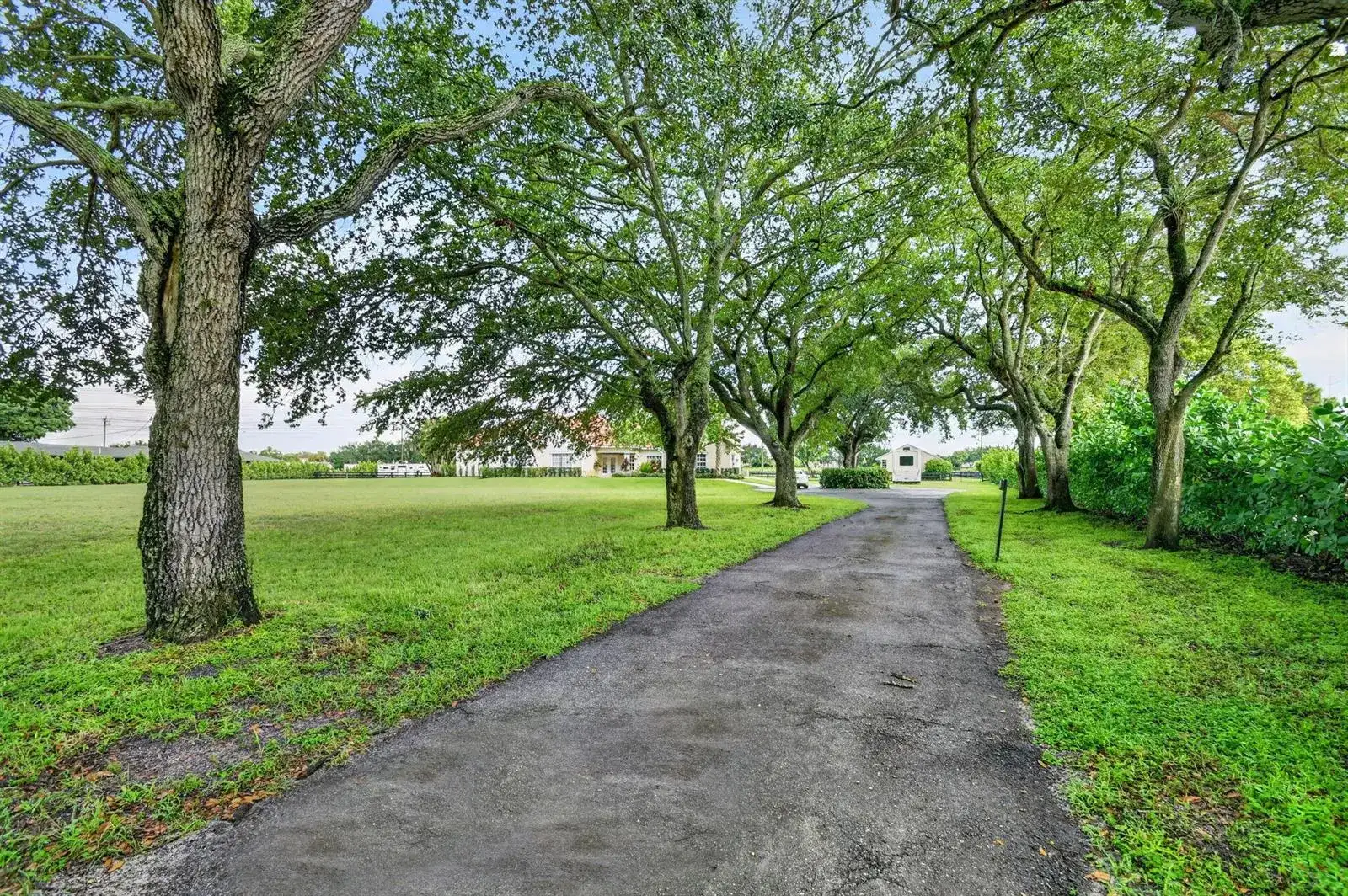 876 Cindy Cir Lane, Wellington FL 33414 photo 2