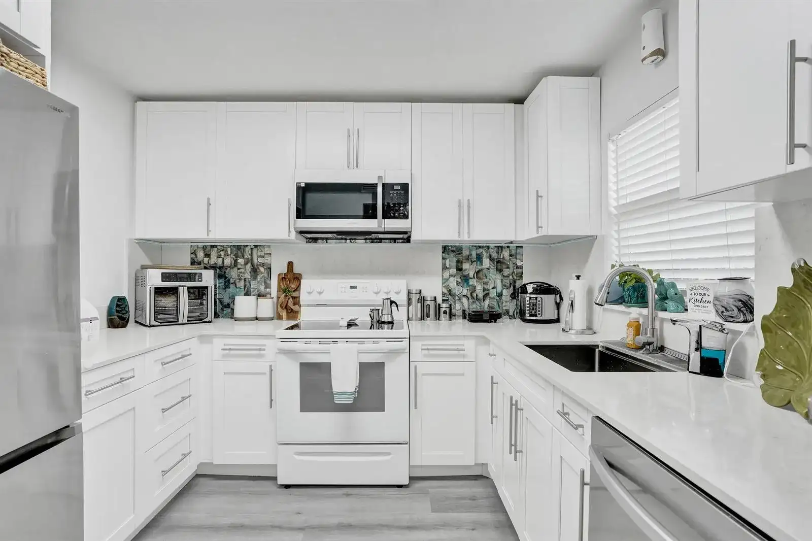 9540 SUNRISE LAKES Boulevard # 303, Sunrise FL 33322 photo 2