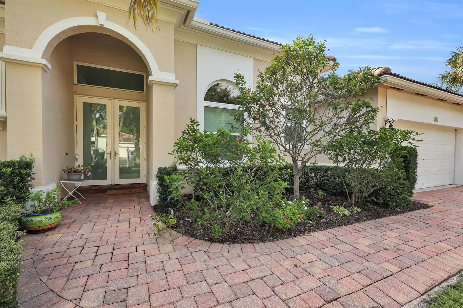 103 MAGNOLIA Way, Tequesta FL 33469 photo 2
