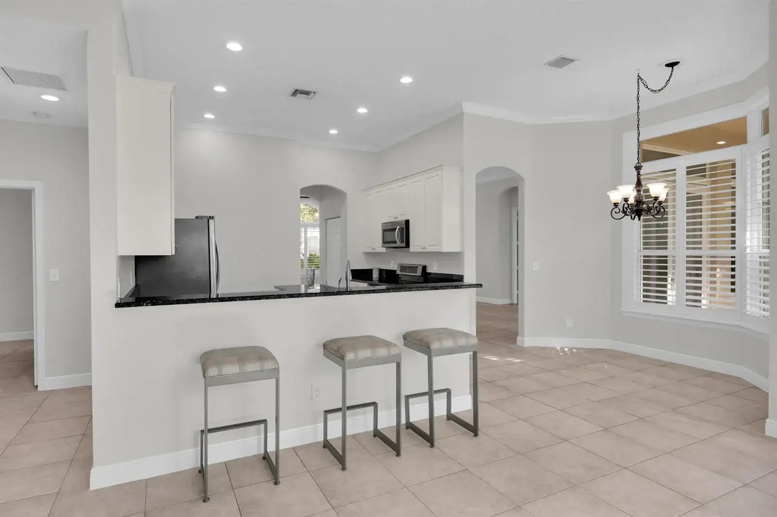 103 MAGNOLIA Way, Tequesta FL 33469 photo 4