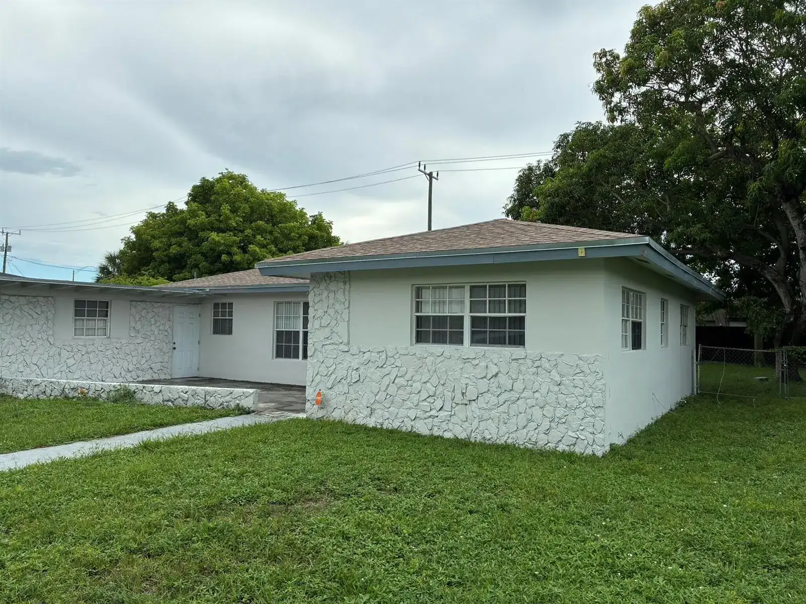 3307 AUBURN Boulevard, Fort Lauderdale FL 33312 photo 2