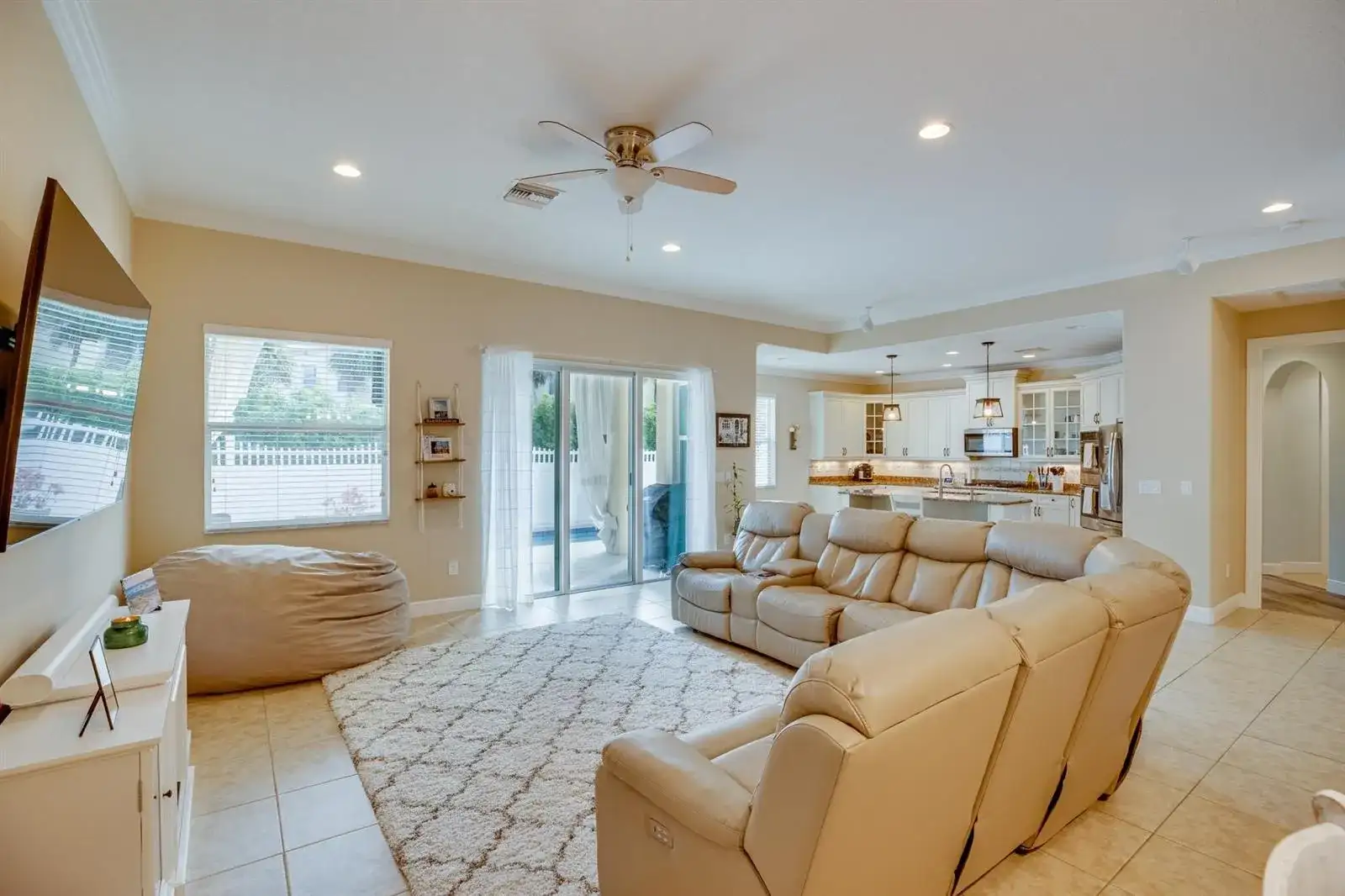 4247 DIAMOND Square, Vero Beach FL 32967 photo 3