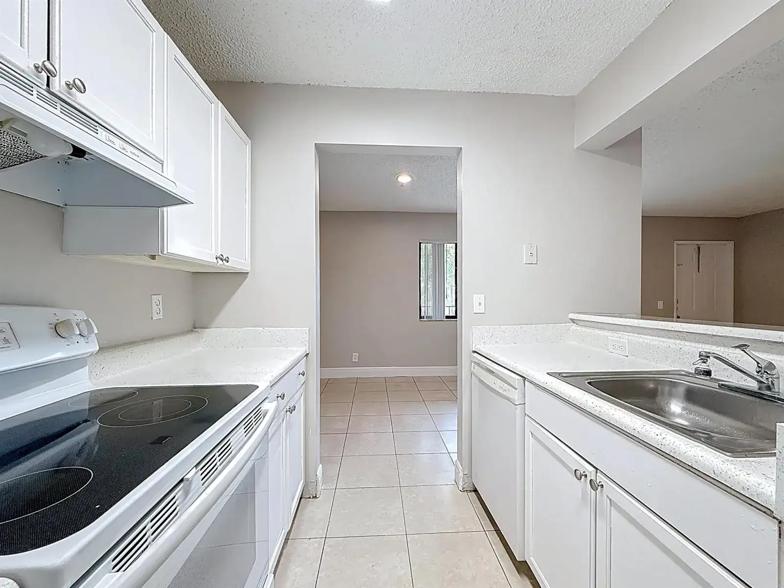 719 MEADOWS Circle, Boynton Beach FL 33436 photo 4