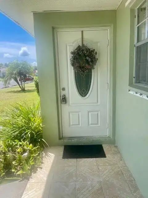 113 Lakes End Drive Apt c, Fort Pierce FL 34982 photo 2