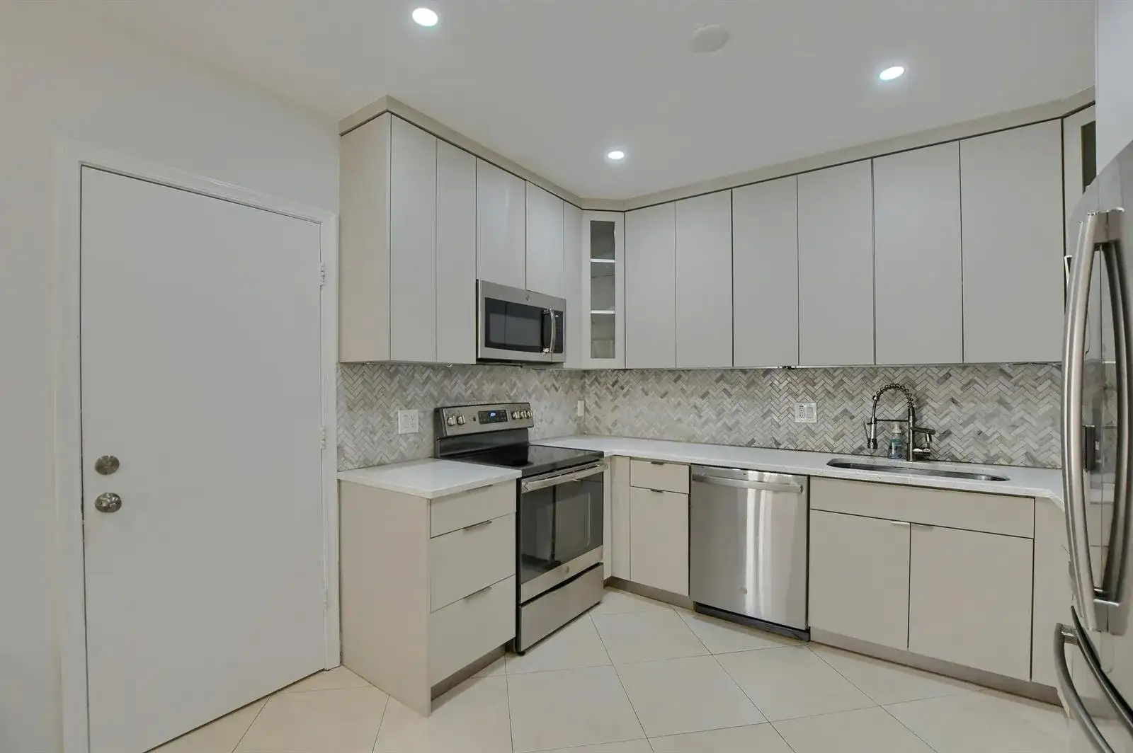 23061 Aqua View # 6, Boca Raton FL 33433 photo 4