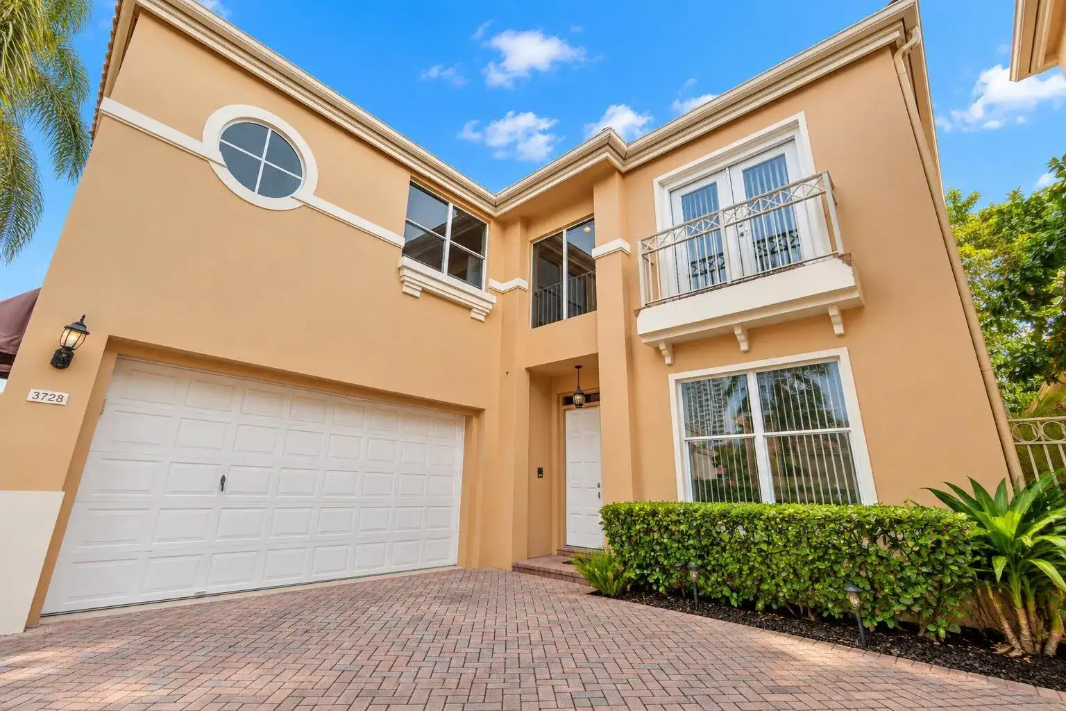 3728 NE 208TH Terrace, Aventura FL 33180 photo 2