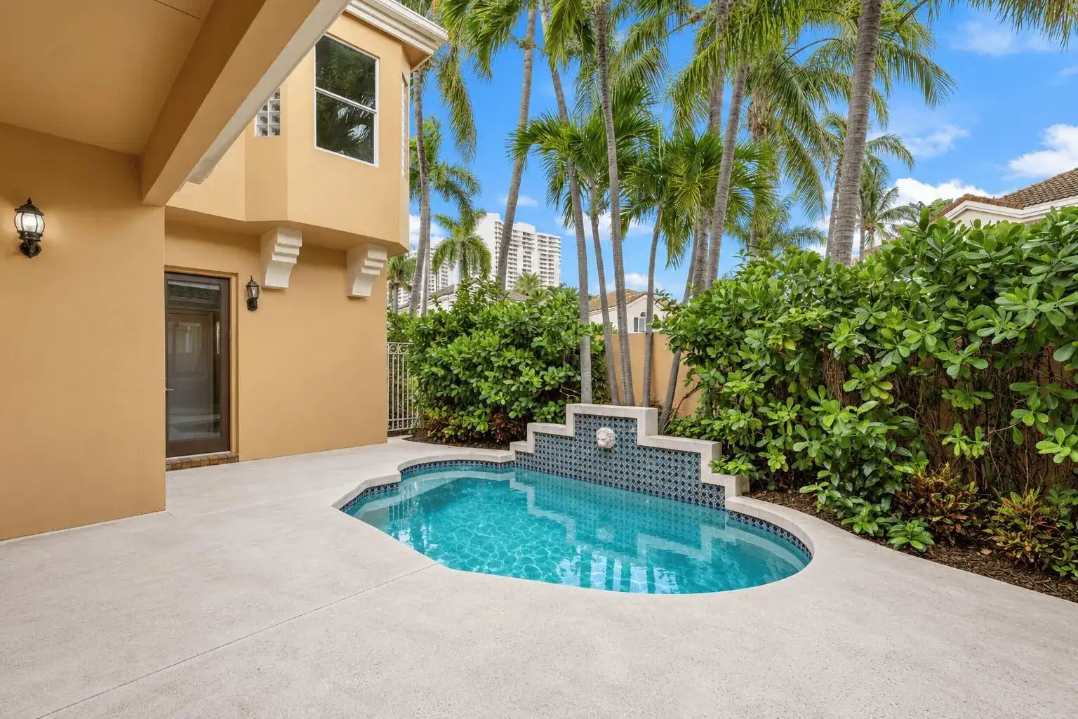 3728 NE 208TH Terrace, Aventura FL 33180 photo 4