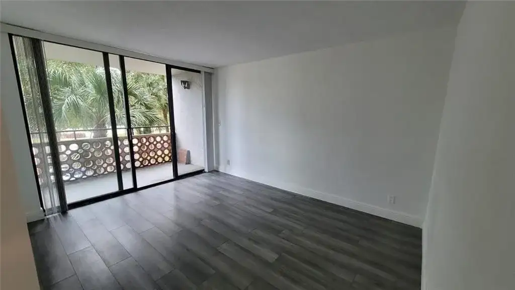 4222 INVERRARY Boulevard # 4206, Lauderhill FL 33319 photo 5