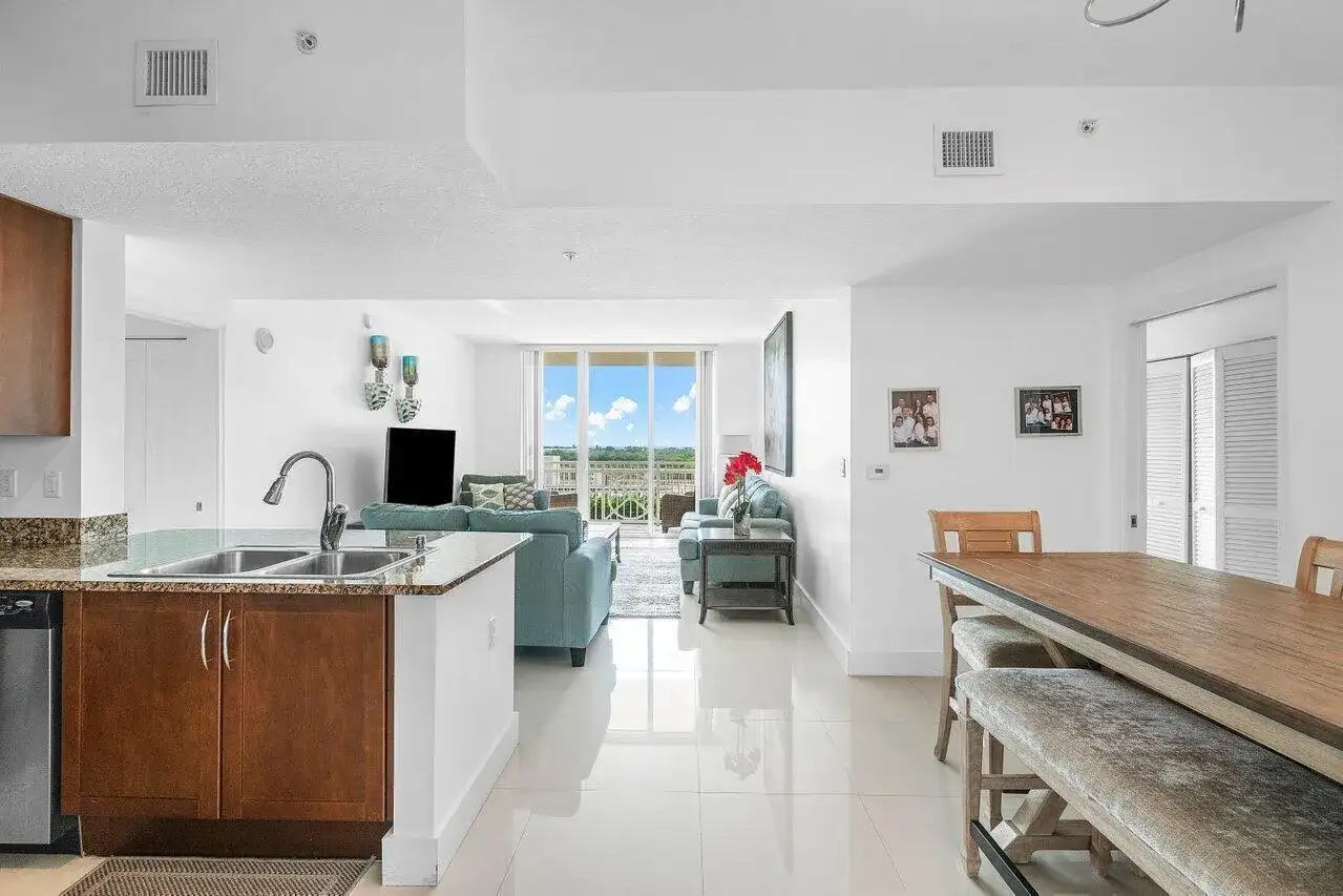 350 N Federal Highway Apt 606, Boynton Beach FL 33435 photo 2