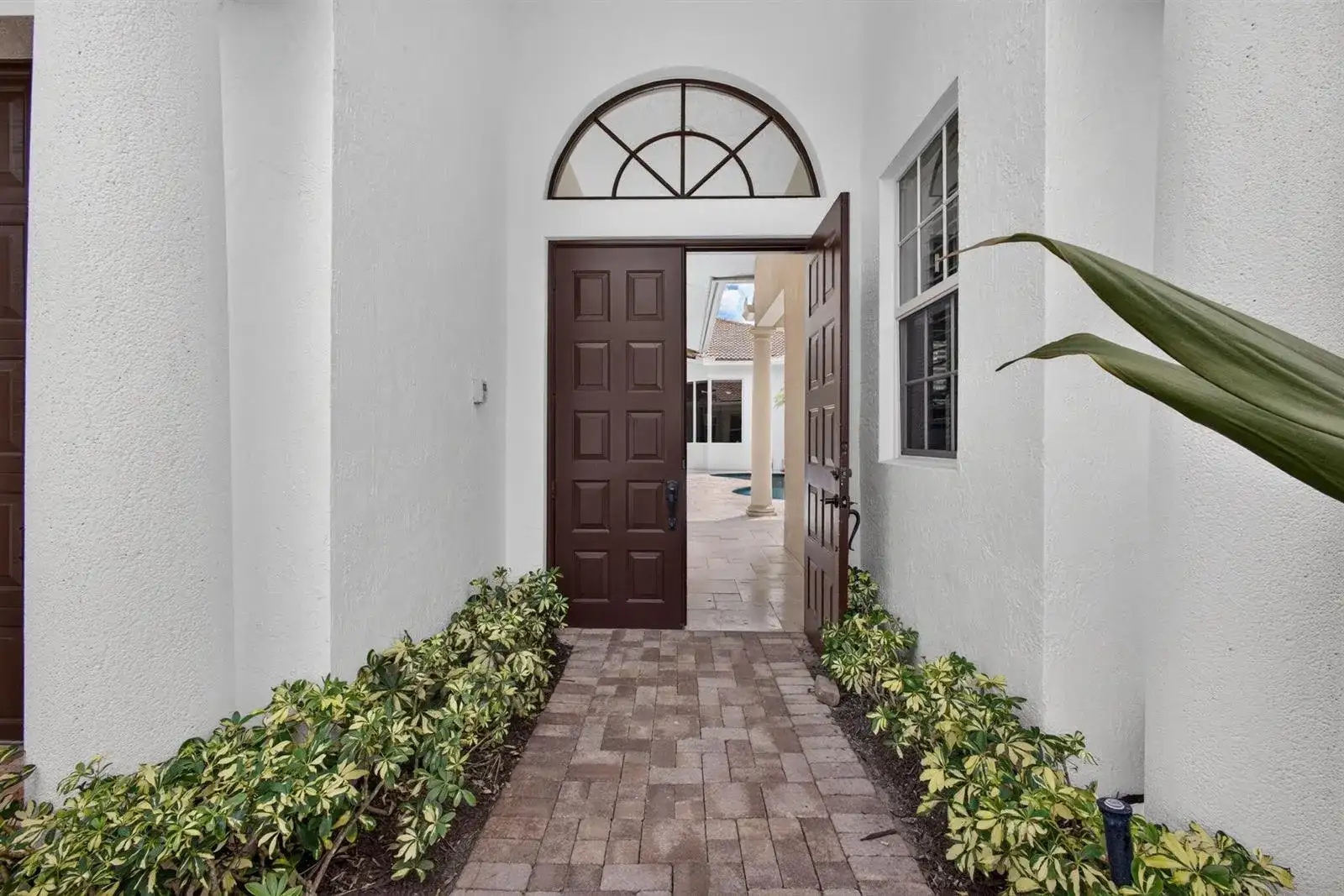 540 Les Jardin Drive, Palm Beach Gardens FL 33410 photo 5