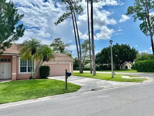 1182 AVIARY Road, Wellington FL 33414 photo 2