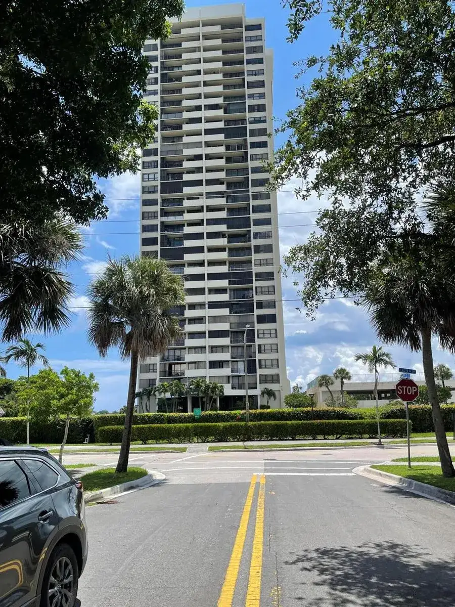 5600 N FLAGLER Drive # 2803, West Palm Beach FL 33407