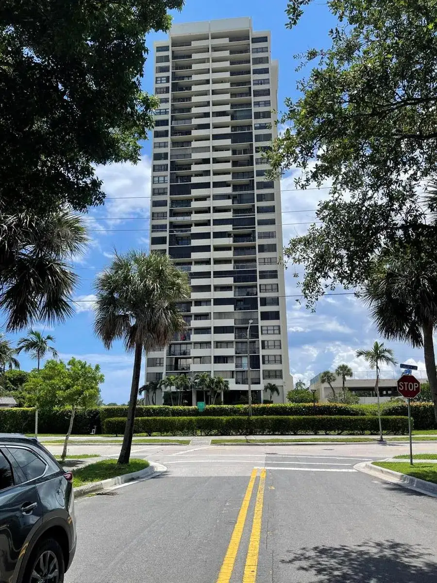 5600 N FLAGLER Drive # 2803, West Palm Beach FL 33407 photo 2