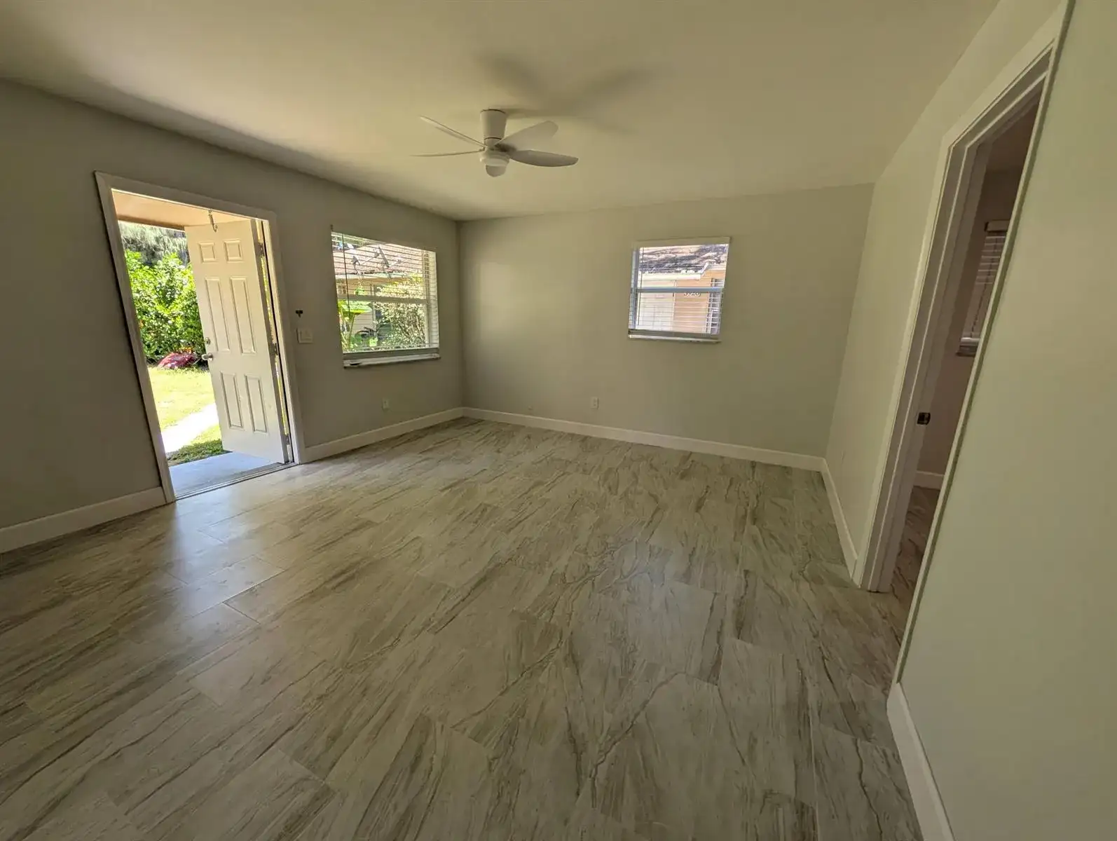 3924 7th Avenue N, Palm Springs FL 33461 photo 3