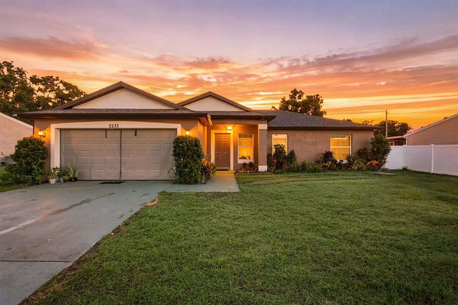 2233 SE West Blackwell Drive, Port St. Lucie FL 34952