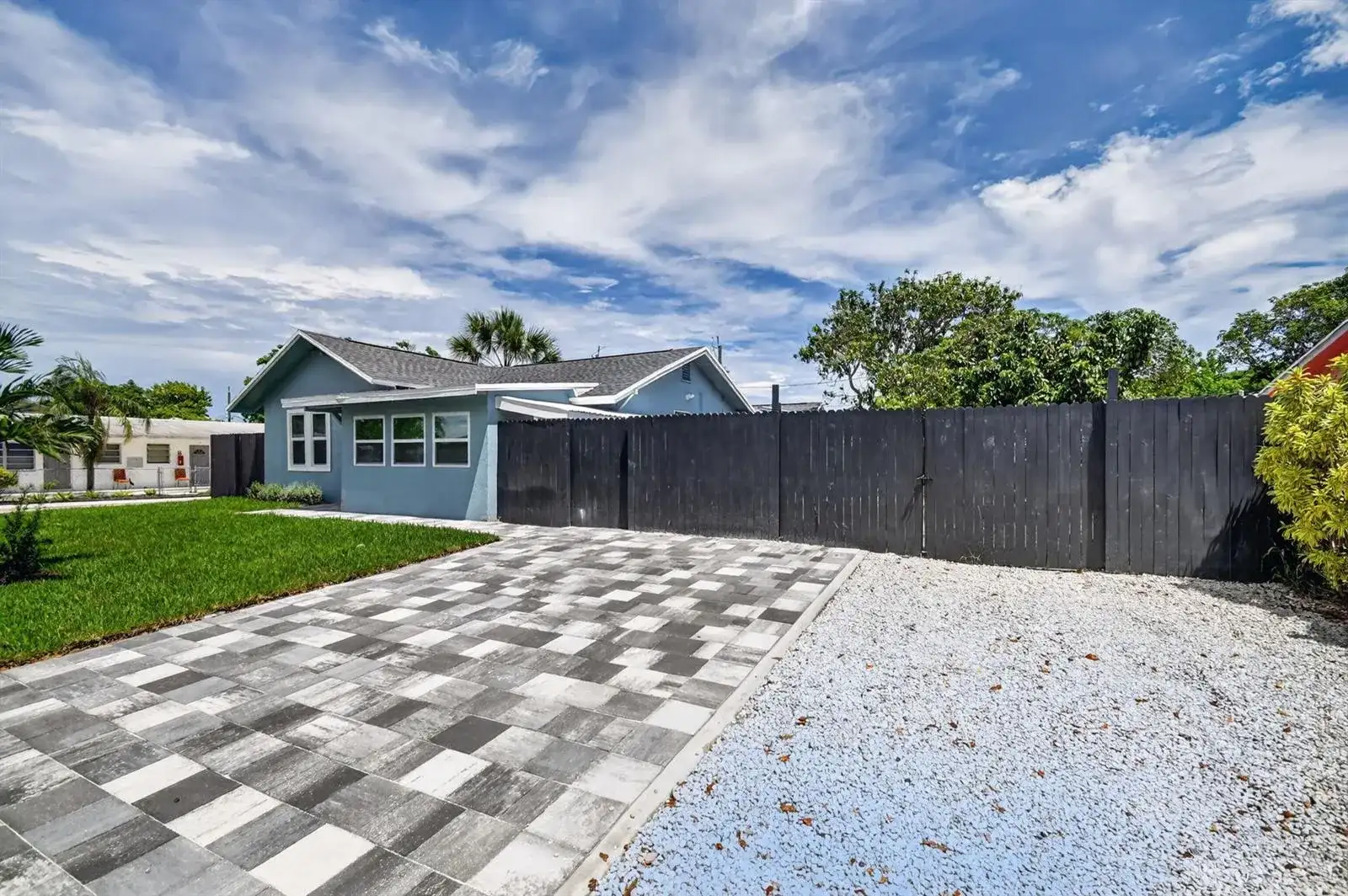 1002 S B Street, FL 33460 photo 4