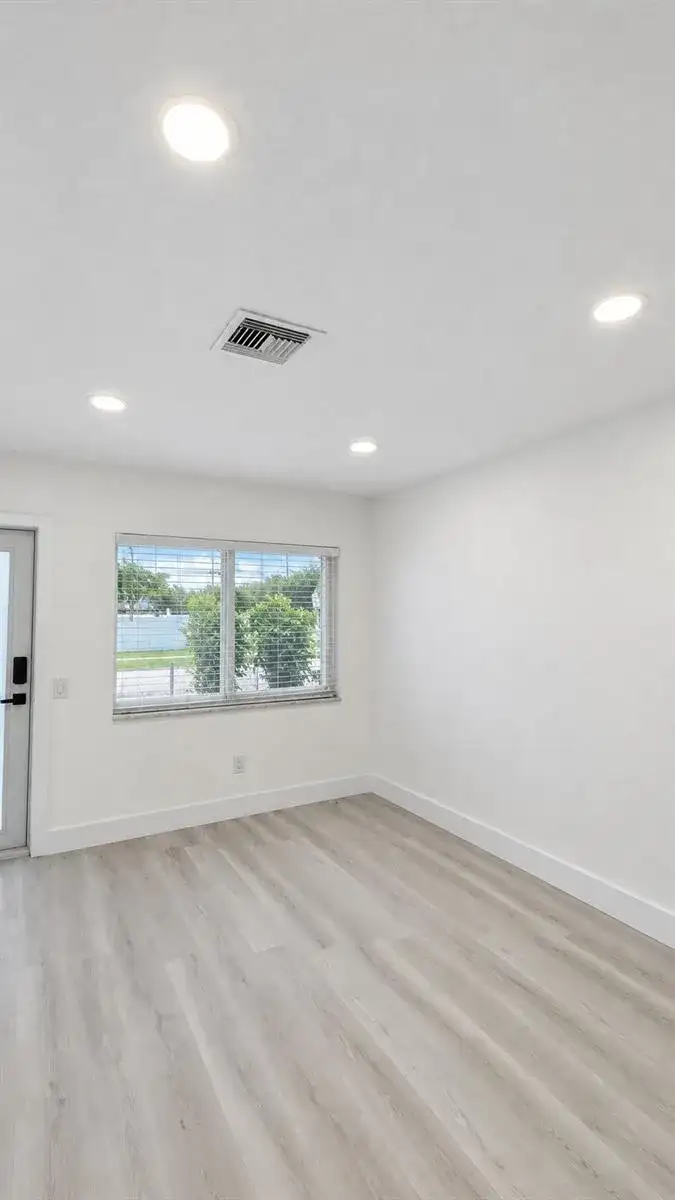 801 NW 105TH Street # 10500, Miami FL 33150 photo 3