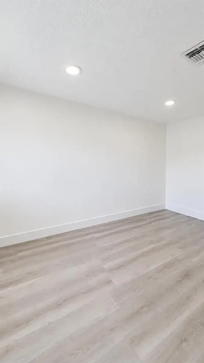 801 NW 105TH Street # 10500, Miami FL 33150 photo 4