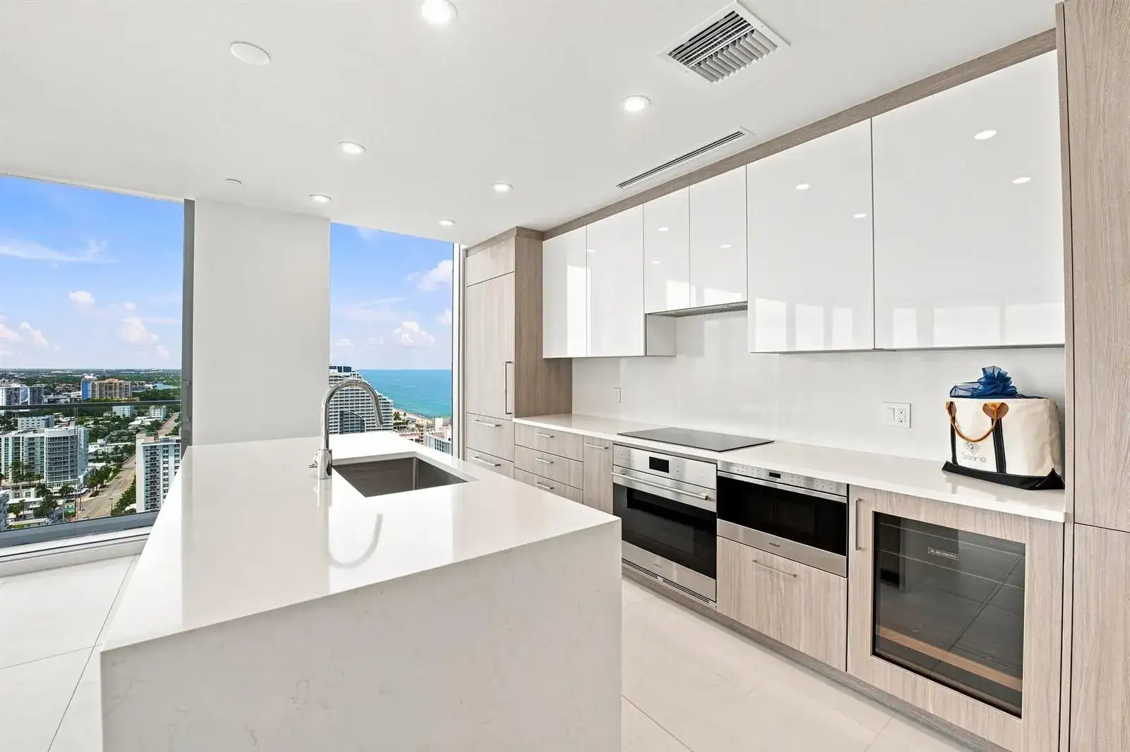 153 N Seabreeze Boulevard # 2404, Fort Lauderdale FL 33304 photo 3