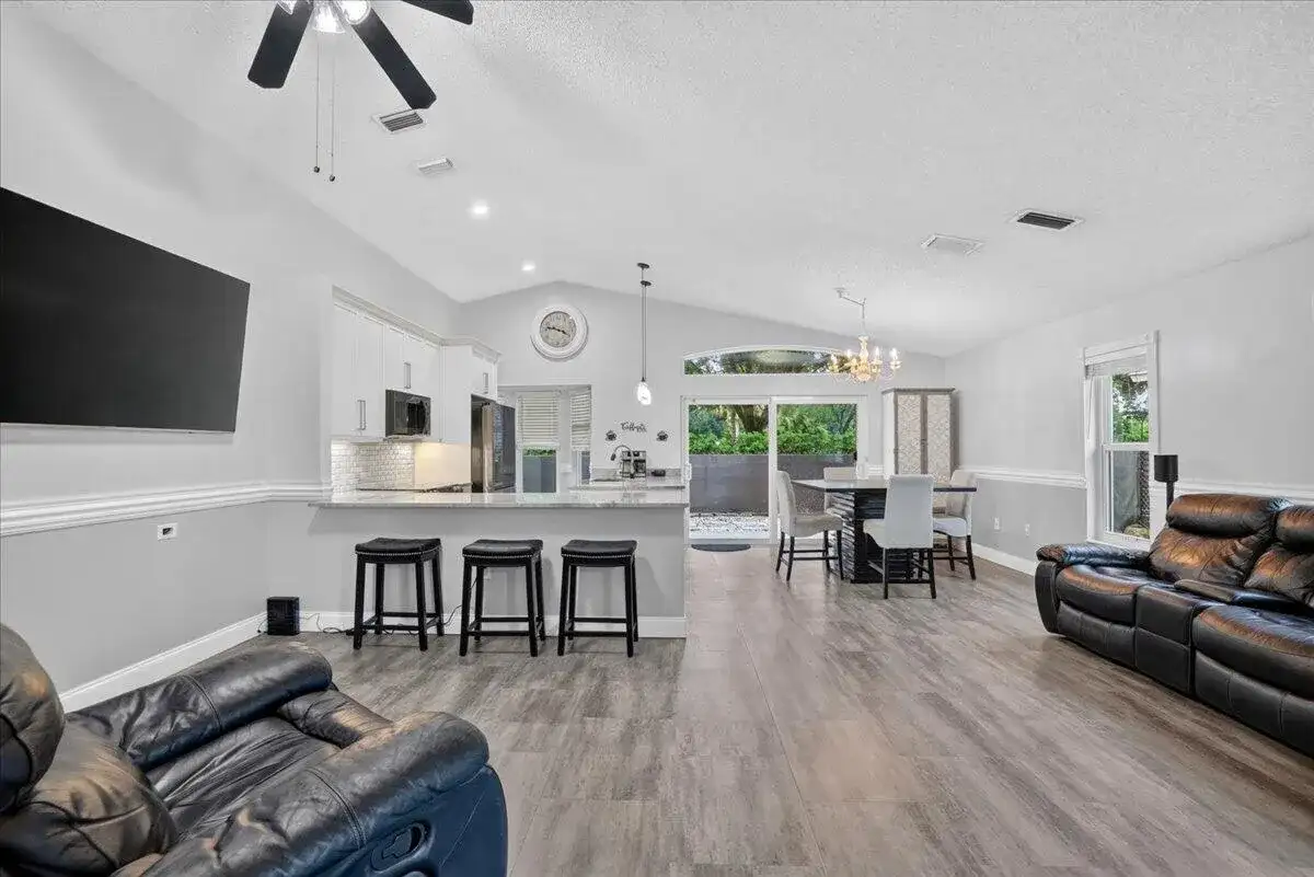 5435 NW 50th Court, Coconut Creek FL 33073 photo 3