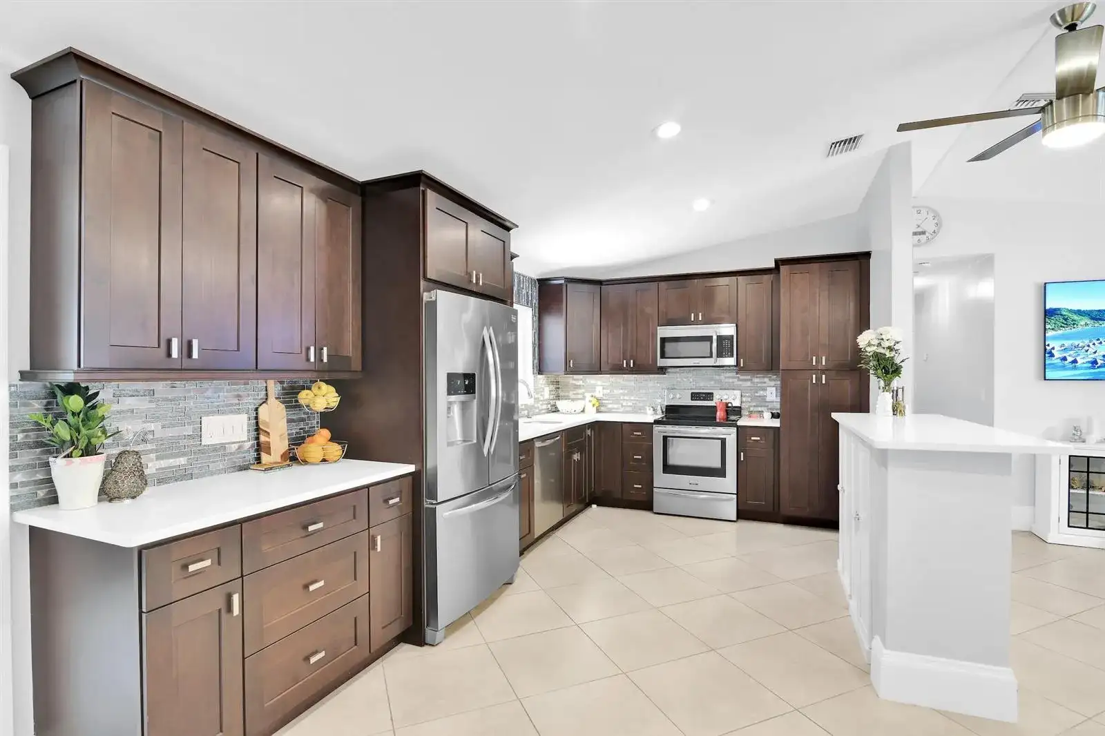 432 SW NATURA Avenue, Deerfield Beach FL 33441 photo 2