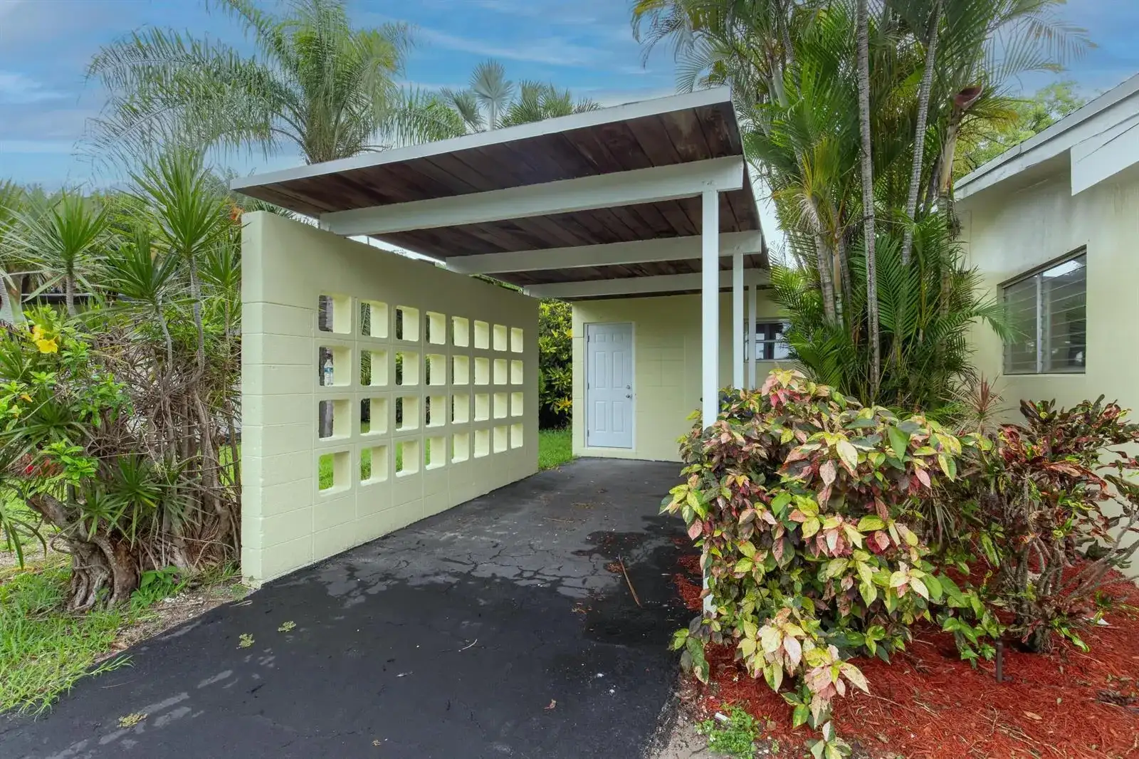 31 NE 28TH Court, Wilton Manors FL 33334 photo 2