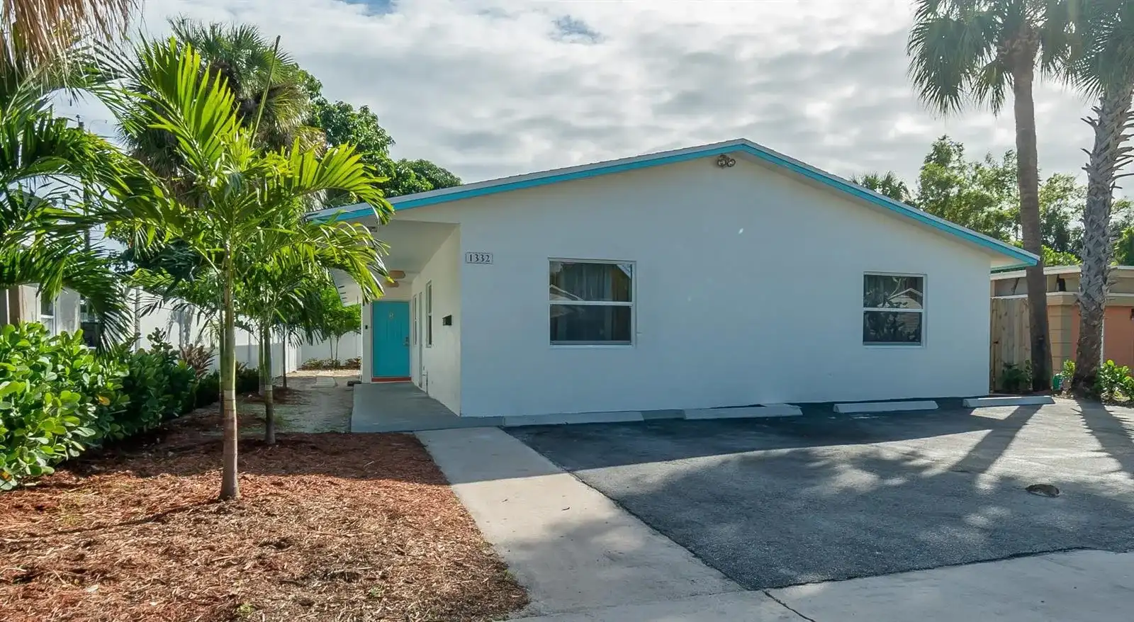 1332 LONGWOOD Street, West Palm Beach FL 33401