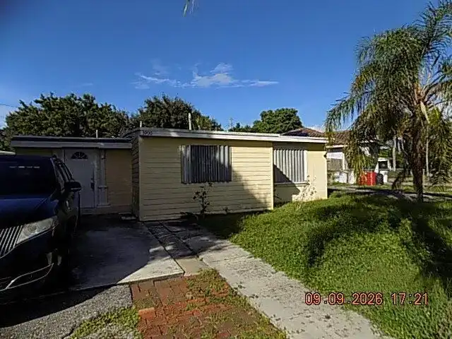 3900 Orange Street, Lantana FL 33462