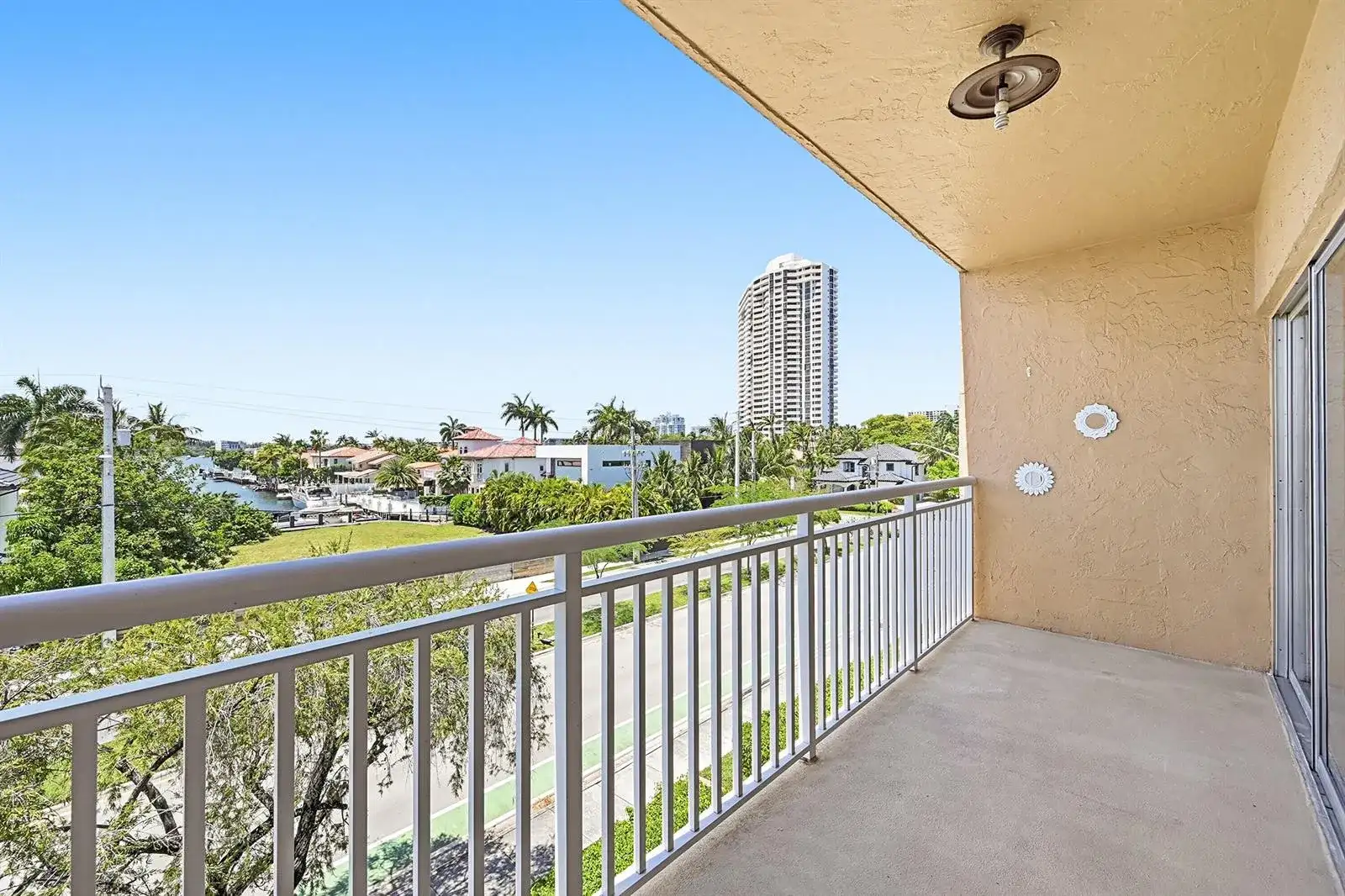 17051 NE 35TH Avenue # 307, North Miami Beach FL 33160 photo 4