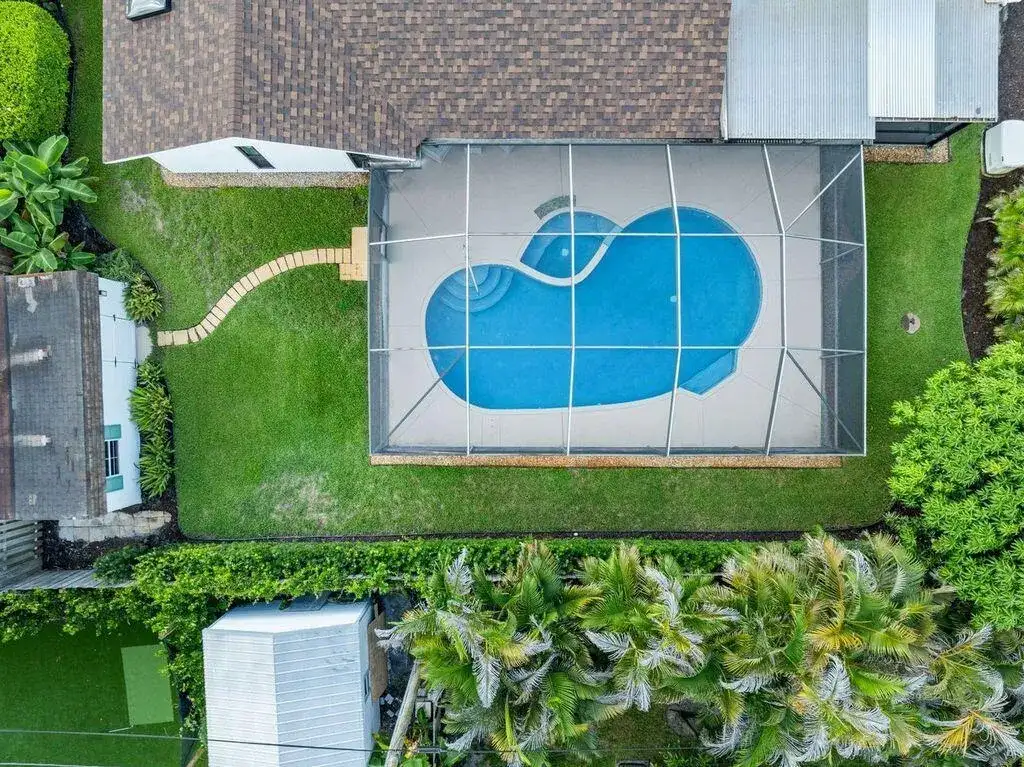 14 SE Paddock Circle, Tequesta FL 33469 photo 4