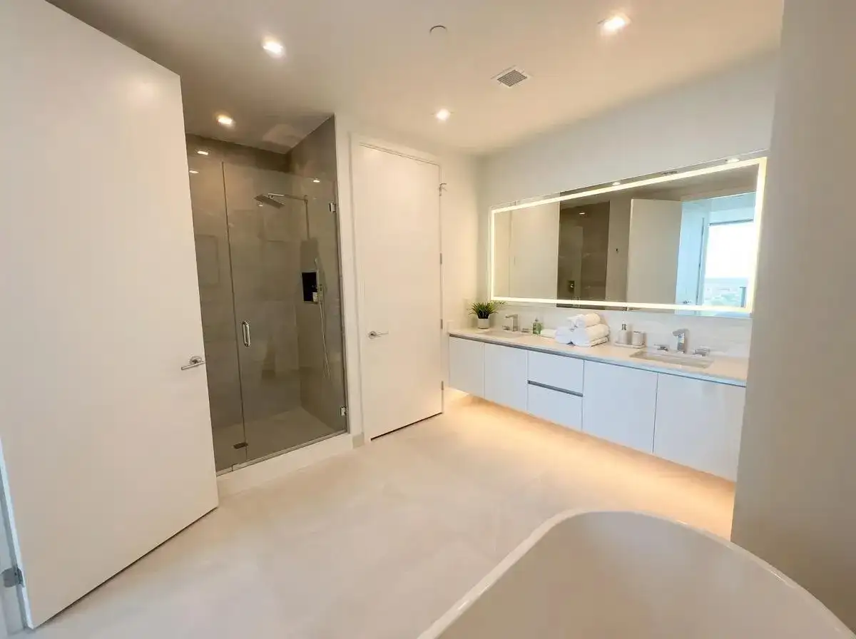 220 Lake Shore Drive # 2021, Lake Park FL 33403 photo 2