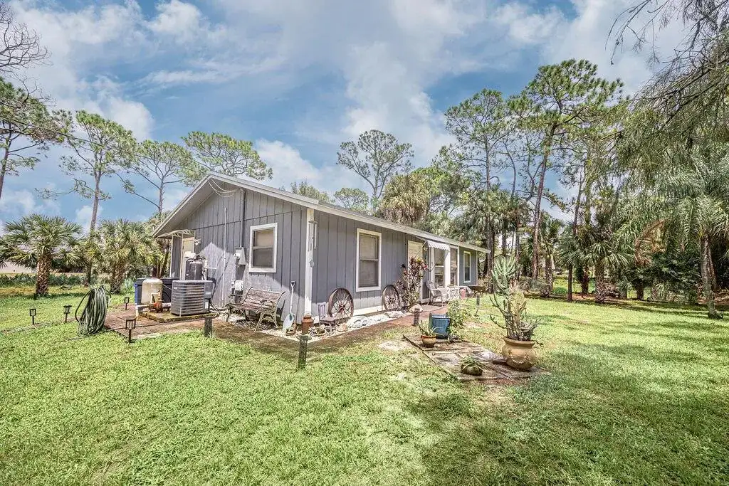 16933 W Calder Drive W, FL 33470 photo 2