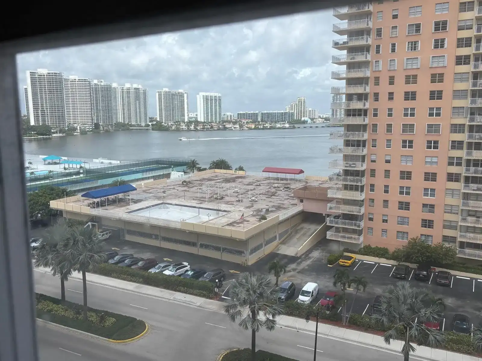 250 174TH Street # 910, Sunny Isles Beach FL 33160