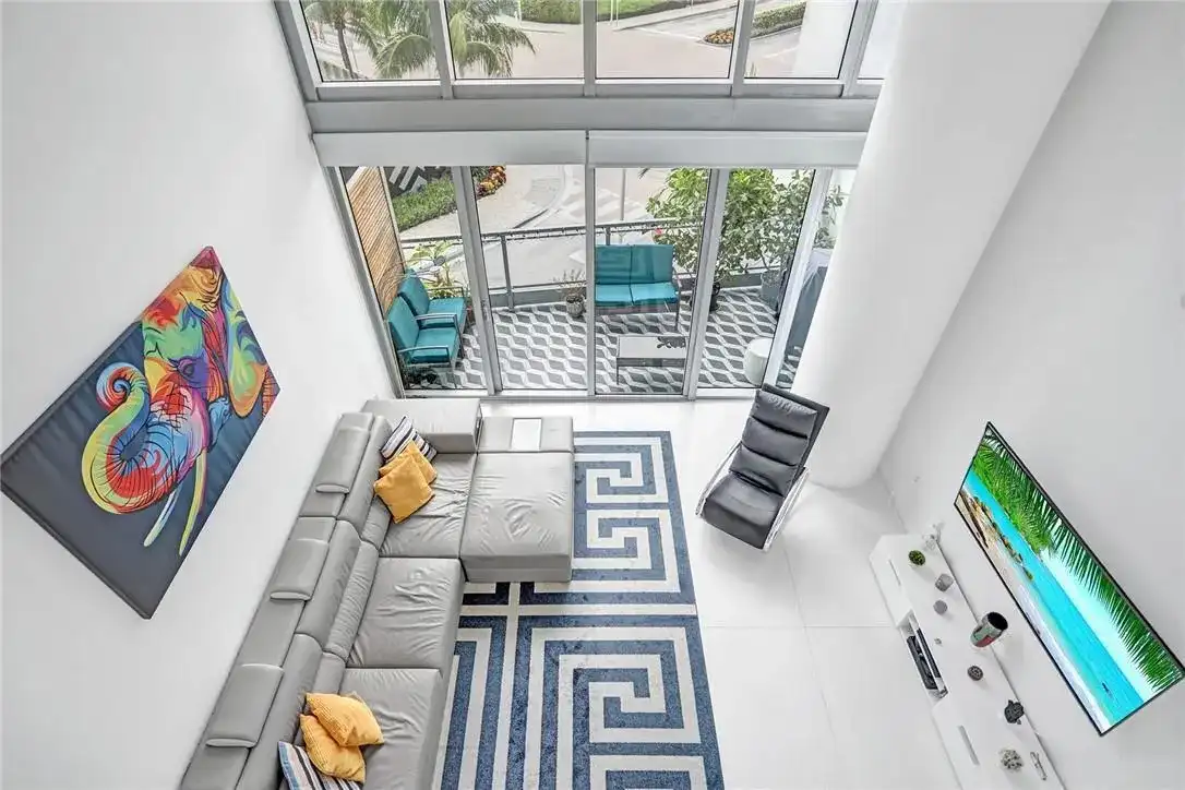 90 SW 3RD Street, Miami FL 33130