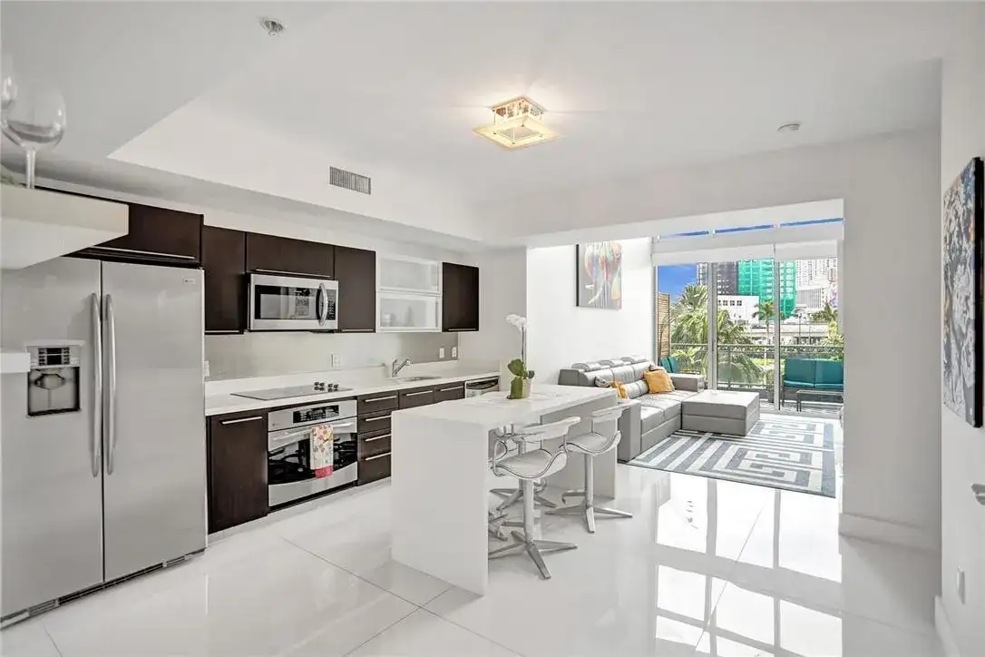 90 SW 3RD Street, Miami FL 33130 photo 3