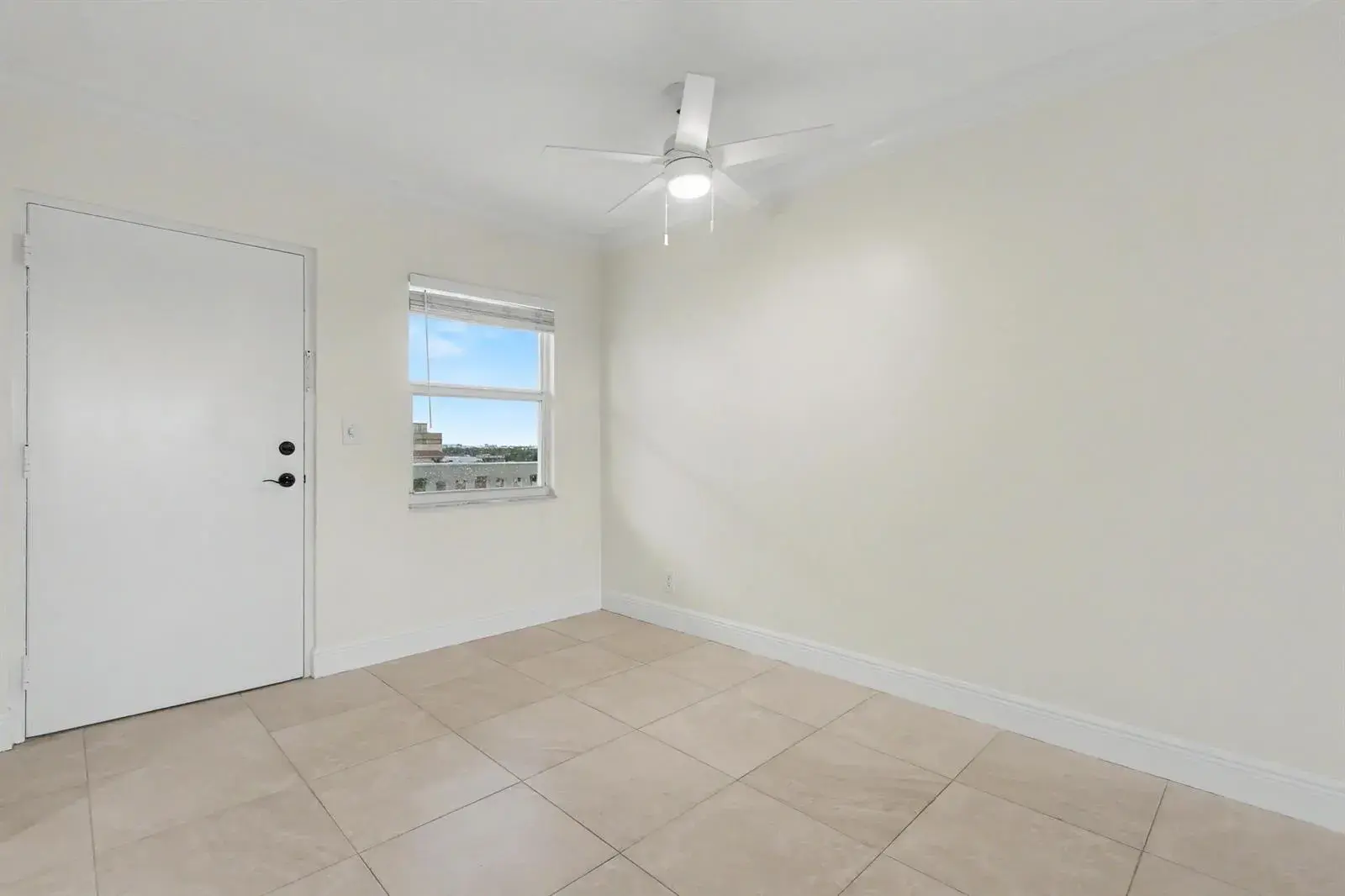 2555 NE 11TH Street # 906, Fort Lauderdale FL 33304
