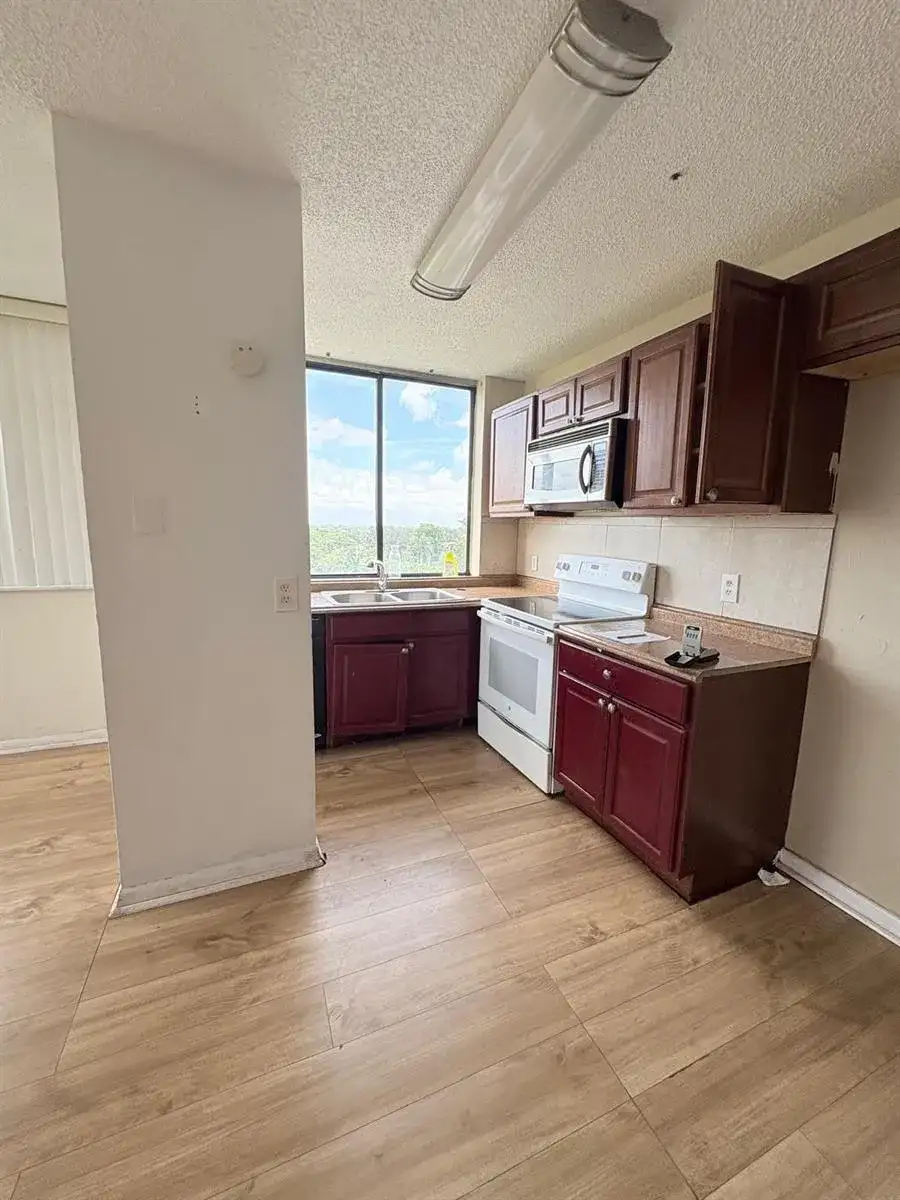 4222 INVERRARY Boulevard # 4609, Lauderhill FL 33319 photo 4