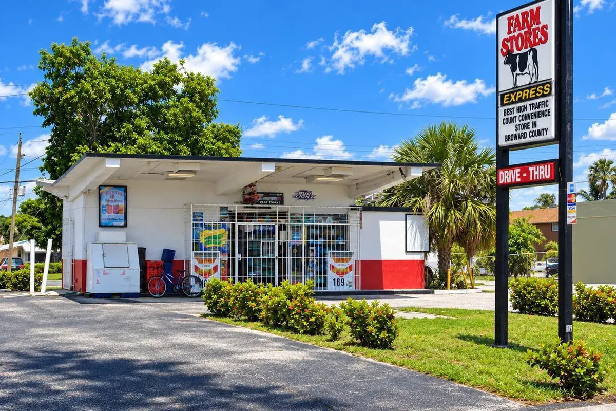 1621 N Cypress Road, Pompano Beach FL 33060