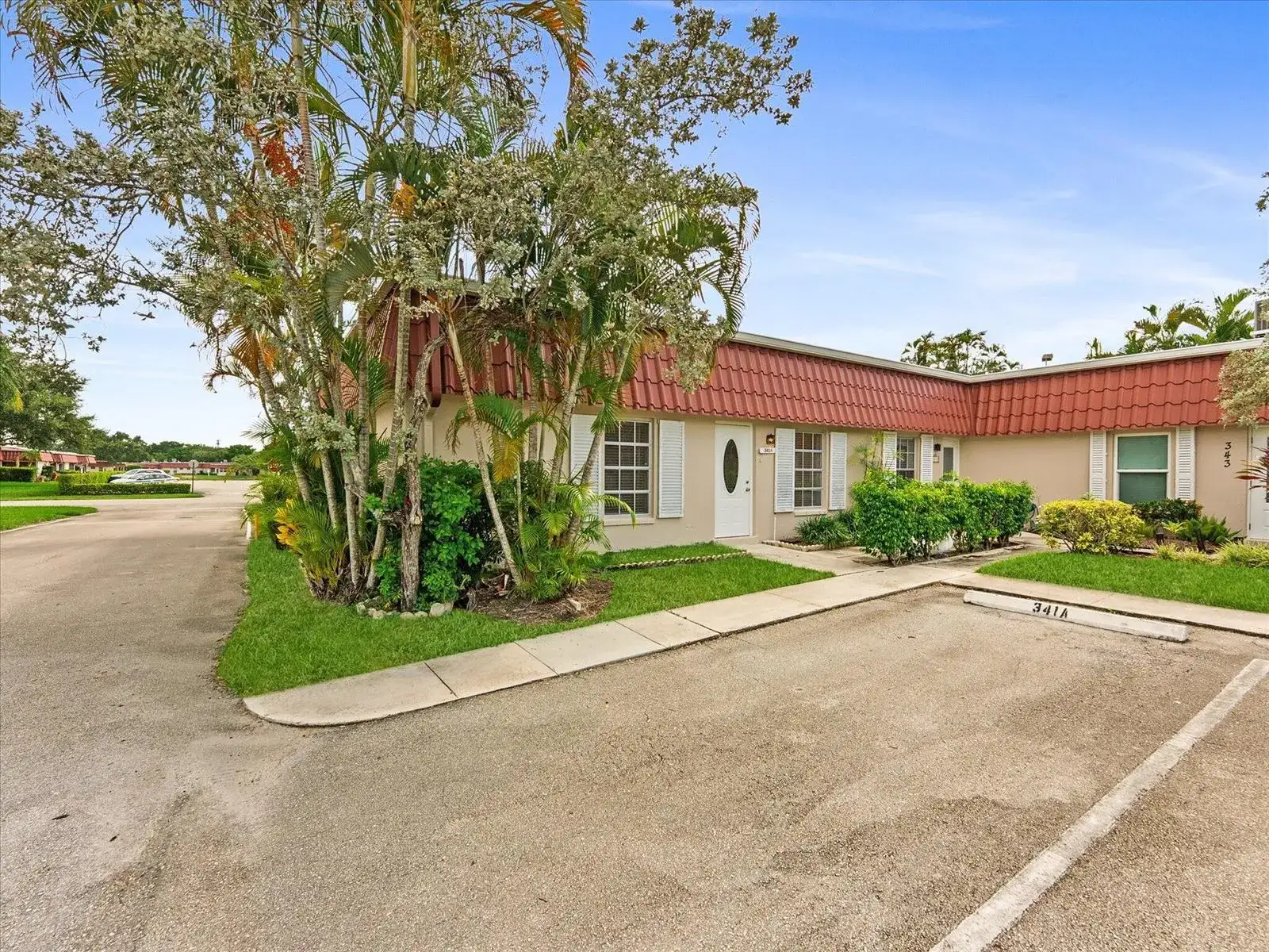 341 A Covered Bridge Boulevard, Lake Worth FL 33467 photo 2